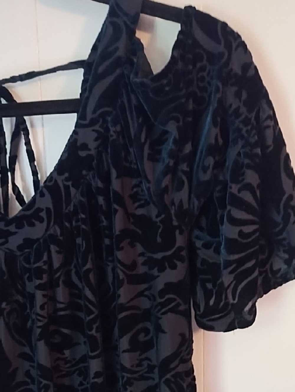 Women's Black Velvet Burnout Short Sleeve Top with Back Tie Detail Small, EUC. - Picture 2 of 12